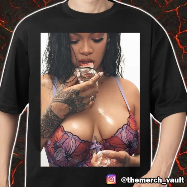 Hide The Baby Bump Shoot Rihanna Cheeky Summer 2025 New Mosaic Floral Lace Savage x Fenty Merch Unisex T-Shirt