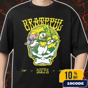 Oregon Ducks x Grateful Dead Collaboration On October 25 2025 At Autzen Stadium Eugene Poster Event Artwork Nike Sponsor Swoosh Logo x Class Trip Merch Unisex T-Shirt Oregon Ducks x Grateful Dead Collaboration On October 25 2025 At Autzen Stadium Eugene Poster Event Artwork Nike Sponsor Swoosh Logo x Class Trip Merch Unisex T-Shirt