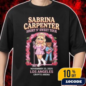 Sabrina Carpenter Short N’ Sweet Tour Los Angeles November 23 2025 Crypto Arena Concert Poster Miss Piggy Cosplay And Bobo The Bear Cherry Ribbon Merch Unisex T-Shirt
